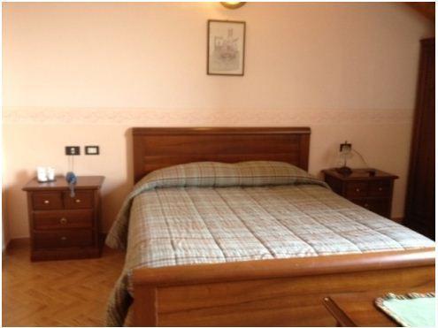 Ristorante Albergo Da Giovanni Carvico Ruang foto